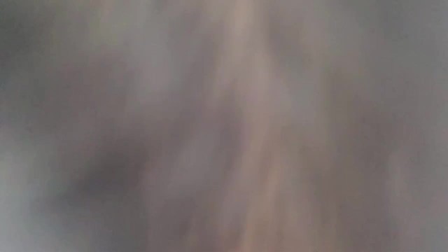 Девушка перепачкалась спермой пока сосала член